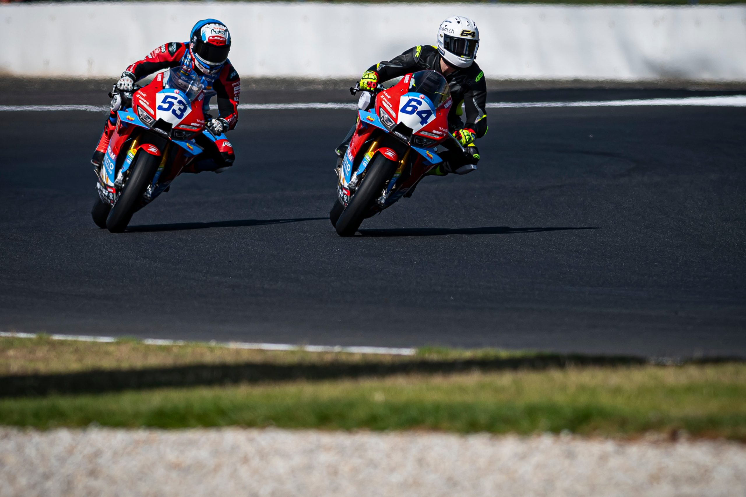 Read more about the article Progrès encourageants pour l’équipe ZXMOTO Factory Evan Bros Racing lors de deux jours d’essais à Phillip Island