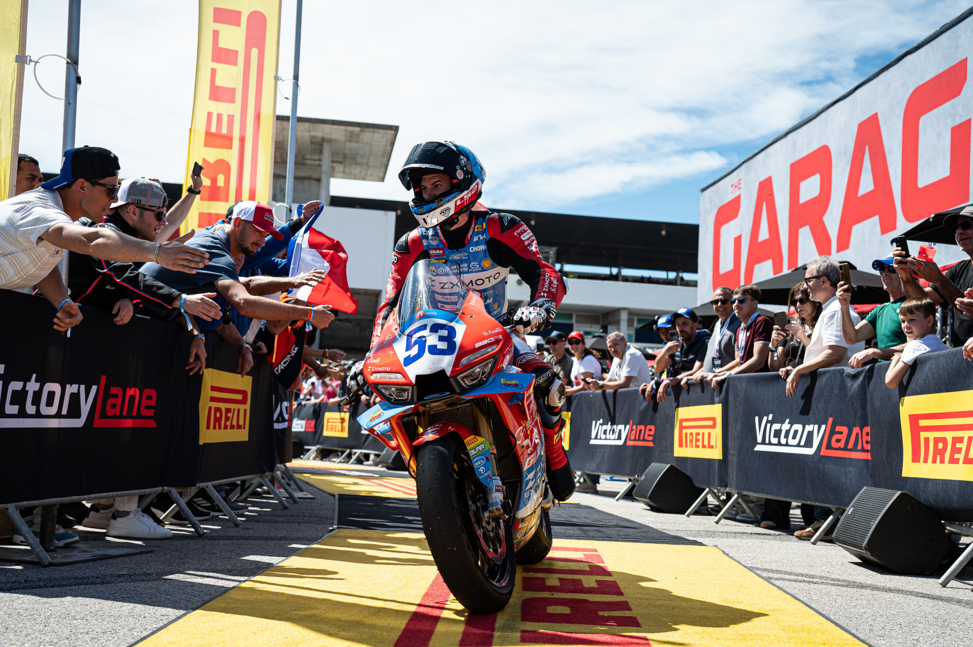 La ZXMOTO 820RR décroche un doublé historique en WSBK