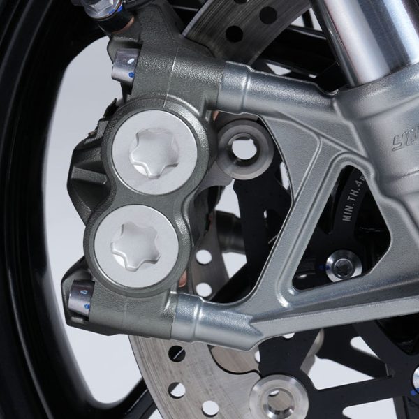 Étrier radial à quatre pistons