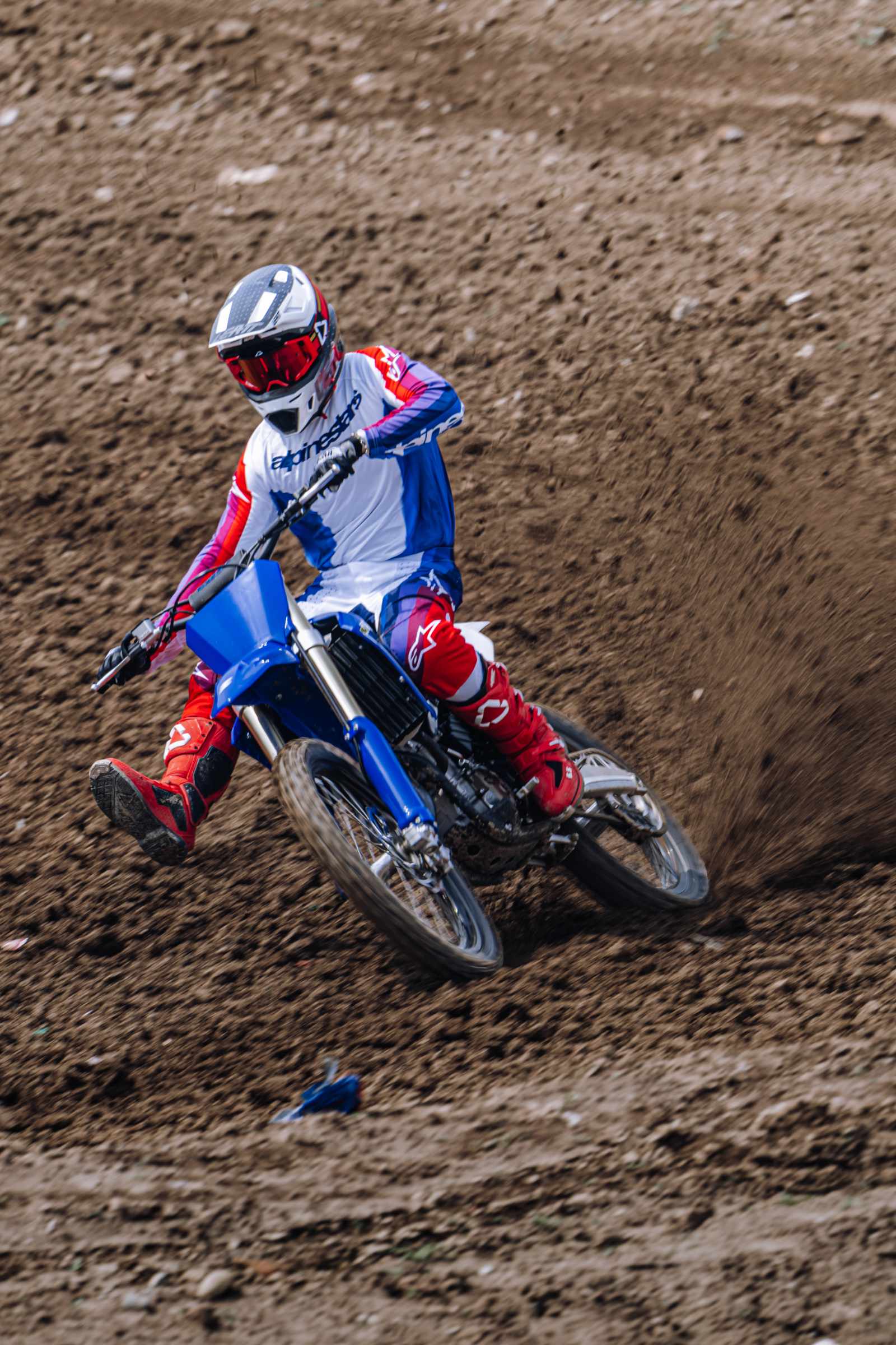 MX250_OUTSIDE_9